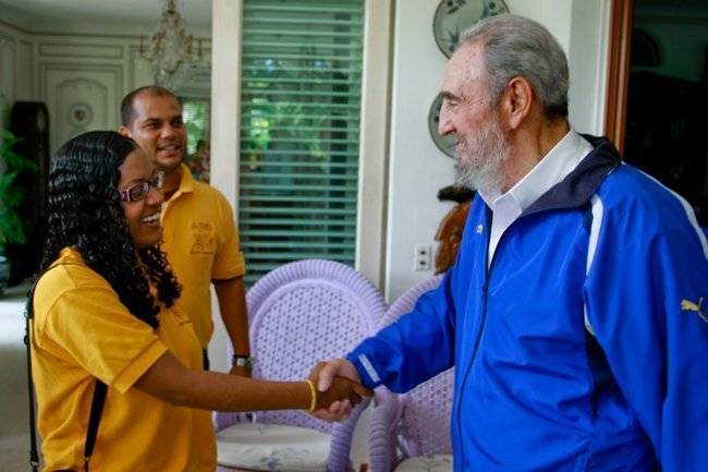 Fidel con jóvenes abogados venezolanos