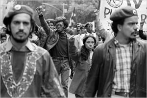 Miembros del Young Lord marchan en Nueva York, en junio de 1970. (Foto: The New York Times)