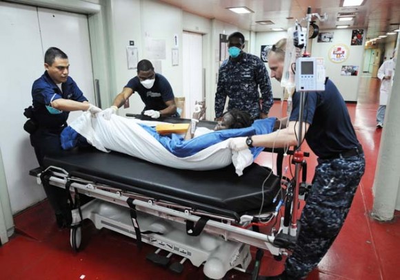 Haití, personal medico a bordo de Comfort. Foto:AFP