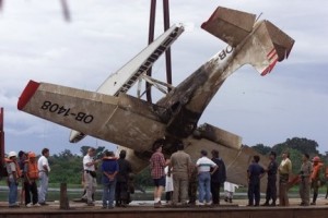 Hidroavión Cessna bombardeado por la CIA en Huanta, Iquitos, el 20 de abril de 2001, donde viajaban los misionero