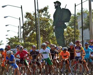Vueltas Ciclísticas a Cuba. Entrada a Santa Clara. Foto: Franklin Reyes 