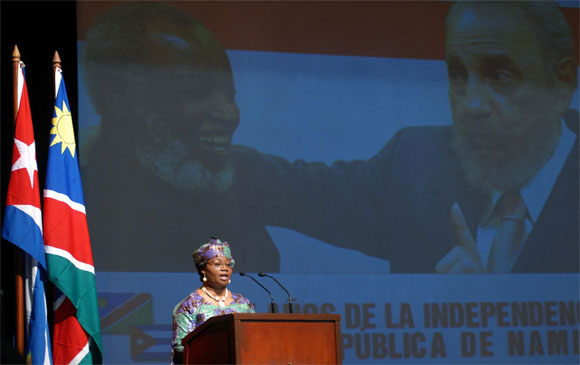 Intervención de Claudia Grace Uushona, embajadora de Namibia en Cuba, en el Acto Político por el Aniversario XX de la Republica de Namibia, en la Sala Universal de las FAR, en Ciudad de La Habana, el 19 de marzo de 2010. AIN Foto: Marcelino VAZQUEZ HERNANDEZ