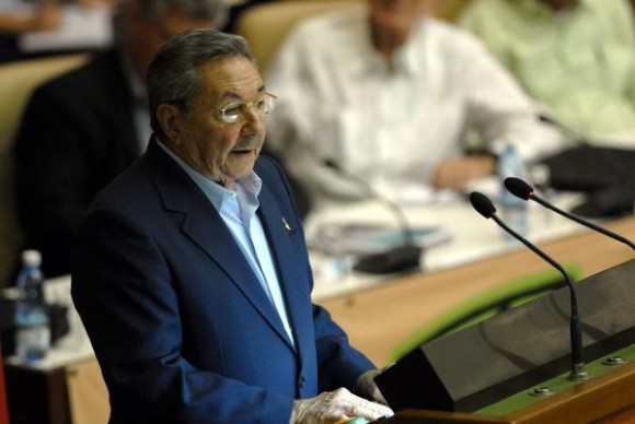 Raúl Castro en el Congreso de la UJC