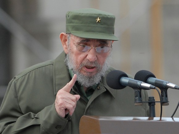 Fidel en el acto por el 50 aniversario de los CDR