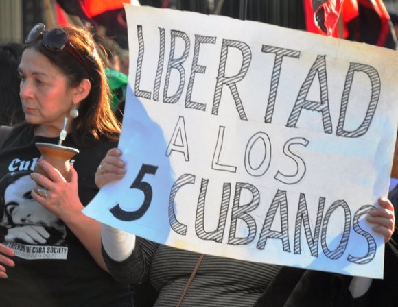 manifestacion-en-argentina-por-los-cinco-10