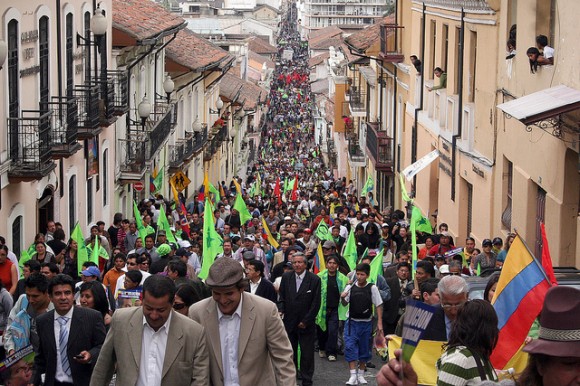 El pueblo se dirige al Palacio de Gobierno. Foto: Prensa de la Presidencia de la República de Ecuador