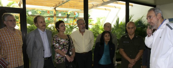 Fidel con los intelectuales hispanoamericanos. Foto: Roberto Chile