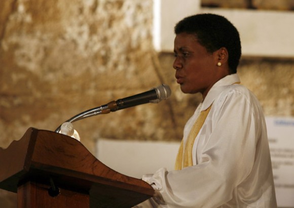 Zuleica Romay Guerra, presidenta del Instituto Cubano del Libro,  deja oficialmente Inaugurada la feria del Libro.