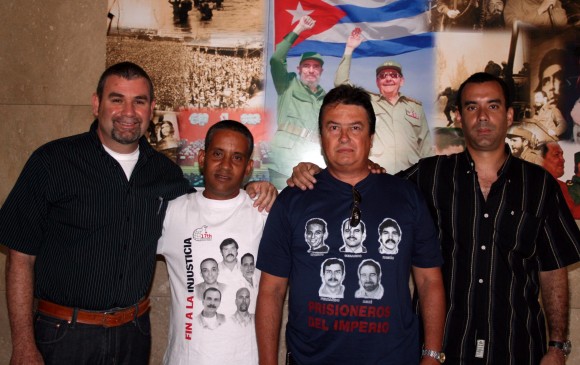 Cuatro hermanos, con Fidel y Raúl.