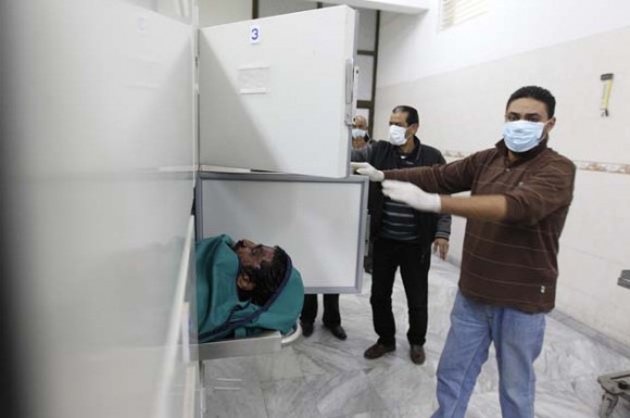 Víctimas en la morgue de Trípoli. Foto: AFP