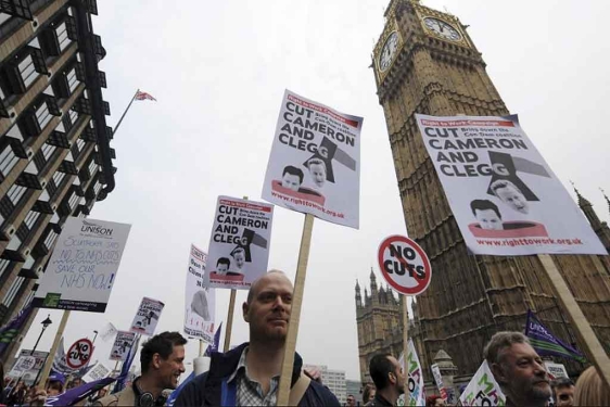 La manifestación contra el Gobierno de David Cameron ha congregado, según el diario, a más de 400.000 personas, lo que la convierte en la más importante celebrada en Londres desde las manifestaciones contra la invasión de Iraq de 2003.