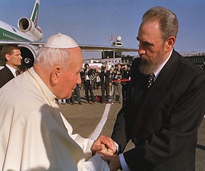 Fidel y Juan Pablo II en La Habana. Foto: AP