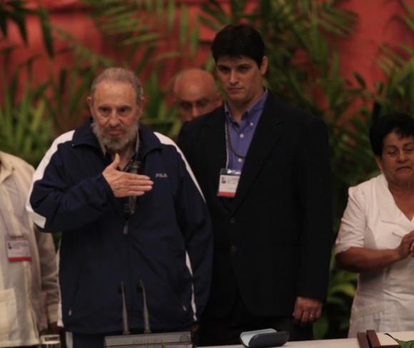 Fidel Castro assiste alla chiusura del congresso dei comunisti cubani  