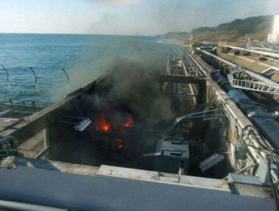 Incendio del día 12/04 en el edificio de evacuación de agua próximo a la unidad 4 de Fukushima I.