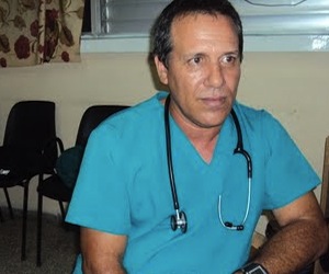 Doctor Rubén Aneiro Medina de la Sala de Terapia Intermedia del Hospital Arnaldo Milián de la cabecera provincial de Villa Clara