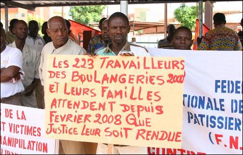 Los trabajadores de Burkina Faso protestan contra el creciente costo de la vida.- AFP PHOTO / AHMED OUOBA