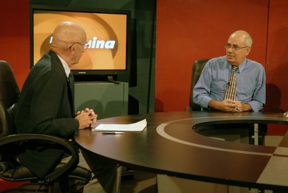 Reinaldo Taladrid, en el programa Mesa Redonda de la Televisión cubana y tuvo como invitado al Doctor Néstor García Iturbe.