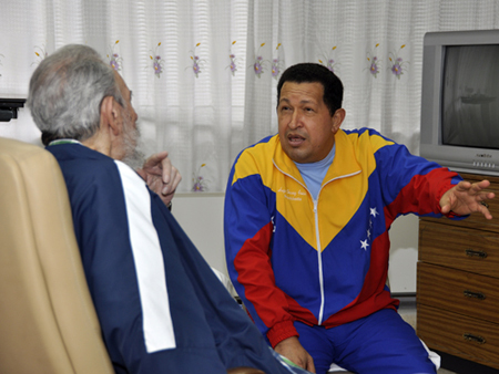 Fidel y Raúl visitan a Chavez. Foto: Granma