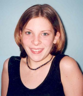 Una de las últimas fotos de Milly Dowler, una niña de 13 años desaparecida en 2002 y asesinada.- AP
