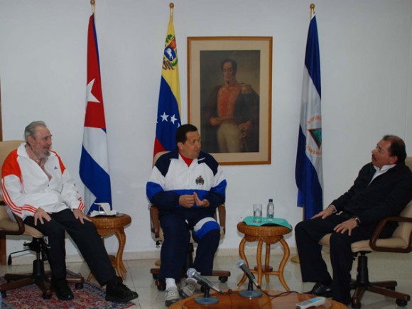 Fidel, Chávez y Daniel Ortega en La Habana. 23 de julio de 2011 Foto: Estudios Revolución/Archivo de Cubadebate