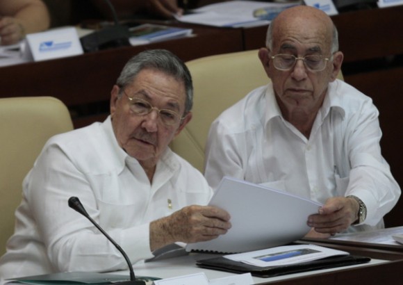Raúl Castro y JosAsamblea Nacional del Poder Popular, de Cuba, el 1 de agosto de 2011. Foto: Ismael Francisco