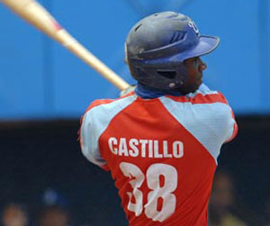 Rusney Castillo se hizo espacio en el grupo de outfielders