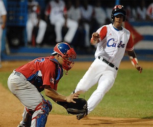 juego-cuba-puerto-rico-sabado-beisbol1