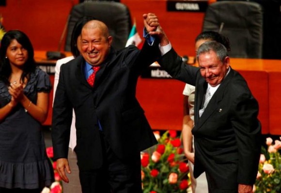 Chávez y Raúl en la CELAC