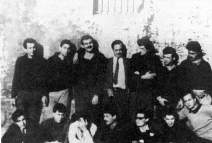 El grupo sobreviviente del Ejercito Guerrillero del Pueblo (EGP) en la cárcel de Salta con sus abogados. 