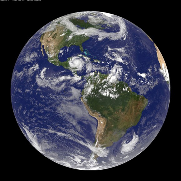 La Tierra en el 2002. Foto: NASA