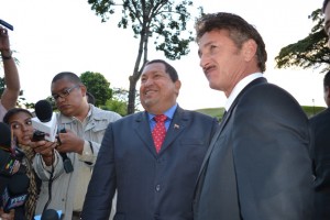 Hugo Chávez y Sean Penn. Fotos: Archivo de Cubadebate/Prensa Presidencial de Venezuela
