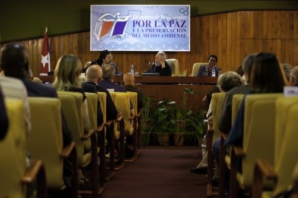 Fidel Castro en el encuentro con intelectuales. Foto: Roberto Chile/ Cubadebate