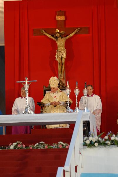 El Papa Benedicto XVI,  oficia la Santa Misa en la Plaza de la Revolución Antonio Maceo, en Santiago de Cuba, el 26 de marzo de 2012.   AIN  FOTO/Juan Pablo CARRERAS/sdl