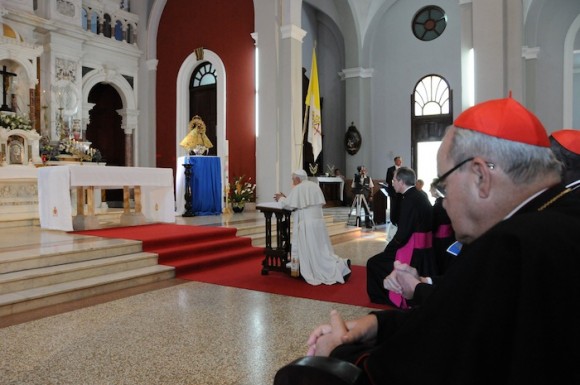 Benedicto XVI visita el Santuario de El Cobre, en Santiago de  Cuba. Foto: Juvenal Balán