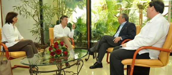Raúl Castro y Juan Manuel Santos. Fotos: Casa Nariño