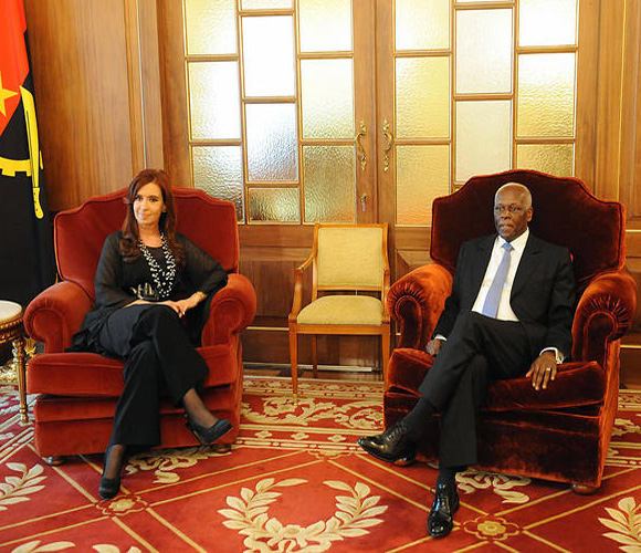 No es casual que Angola sea nuestra primera escala en Africa"- dijo la Kirchner