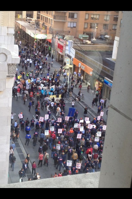 Occupy Wall Street marcha por el Primero de Mayo. Foto: TwitPic