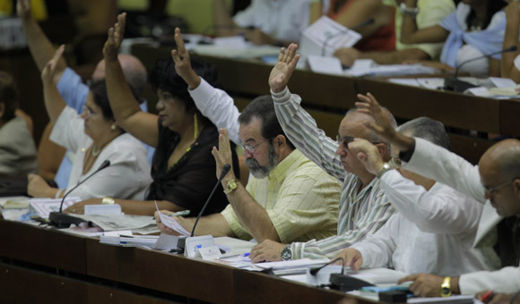 Debates en la Asamblea Nacional. Foto: Ismael Francisco/Cubadebate.