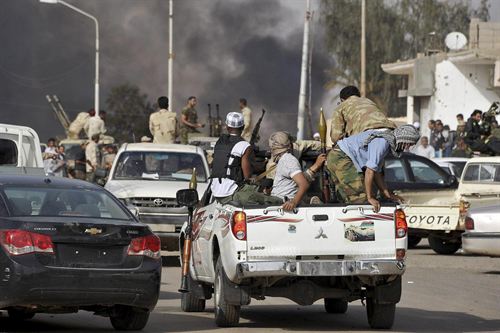 Libia vota en medio del caos y la violencia.