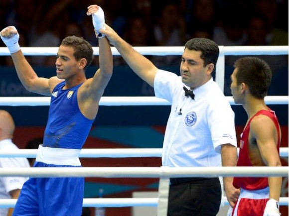Robeisy Ramírez, boxeador cubano, venció al mongol Tugstsogt Nyambayar en la final de 52 kgs. Foto: APP
