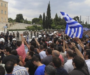 grecia-se-paraliza-hoy-por-la-huelga-general-contra-los-nuevos-recortes1