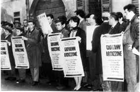 Manifestación después del asesinato del joven italiano.