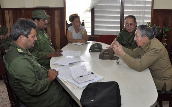 El Presidente del Consejo de Defensa Municipal de La Maya informó sobre los daños sufridos por el territorio. Foto: Estudios Revolución