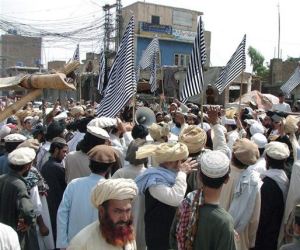 Congregación en Paquistán ante los muertos por drones.
