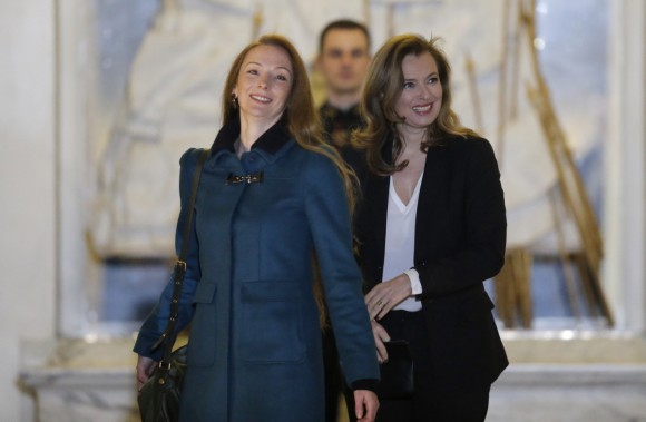 Florence Cassez y la primera dama. Foto: AFP.