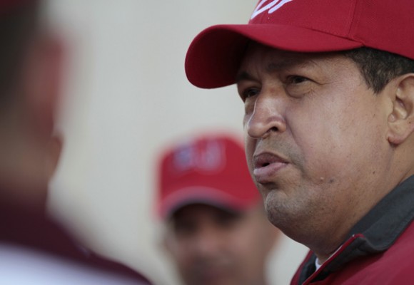 Presidente Chávez continúa recuperándose de manera constante
