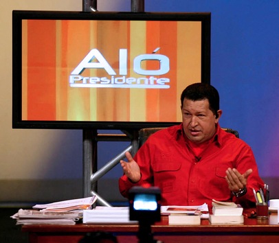  19 de agosto de 2007. Hugo Chávez graba una edición de su programa de televisión 'Aló Presidente'. © AFP Servicio de Prensa Presidencial / HO 