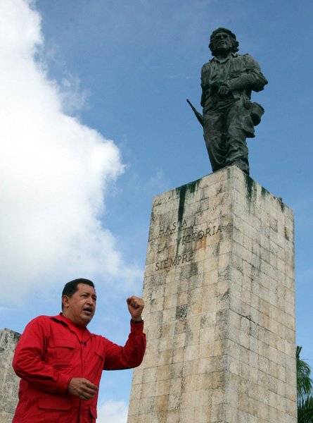 En Santa Clara junto al Monumento del Che. Foto: Ismael Francisco/Cubadebate.