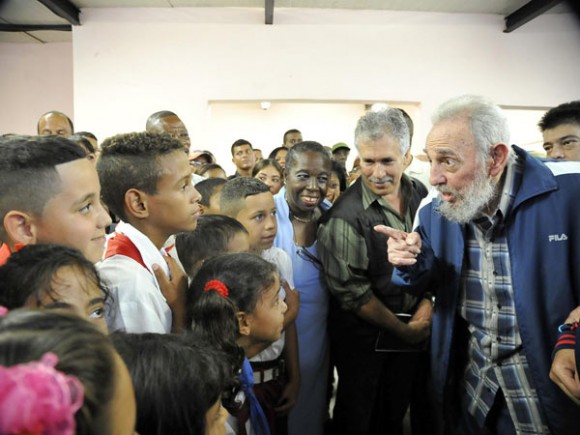 Inauguró Fidel Complejo Educacional “Vilma Espín Guillois”