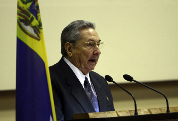 Intervención de  Raúl Castro, presidente de Cuba en la calusura de la Comisión Intergubernamental Cuba-Venezuela. Foto: Ismael Francisco/Cubadebate.